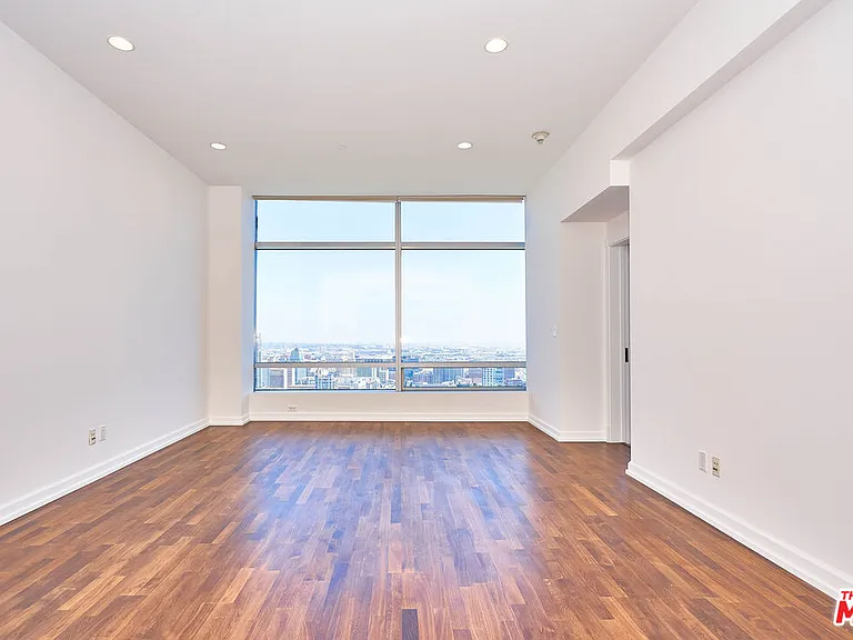 900 W Olympic Blvd #31E — Photo 15