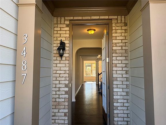 3rd image of 3487 Desoto Rd