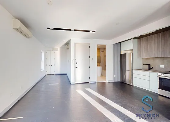 Rented by Skyhigh Realty NYC LLC | media 8