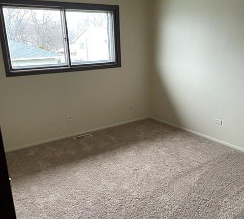 5th image of 1286 Thomas Dr #88