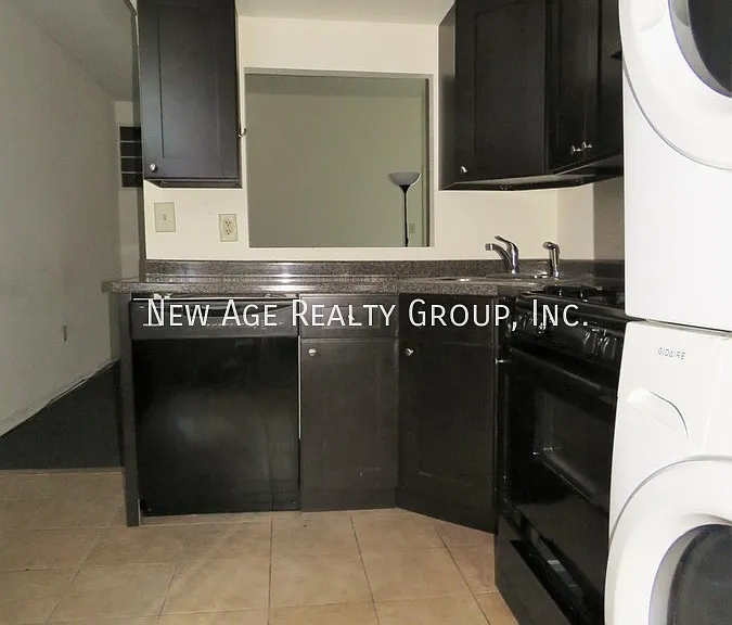3229 Powelton Ave #2 — Photo 3