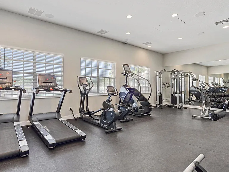 Fully equipped fitness center - cardio equipment