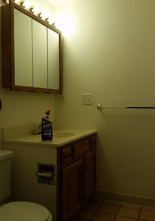 bathroom off bedroom