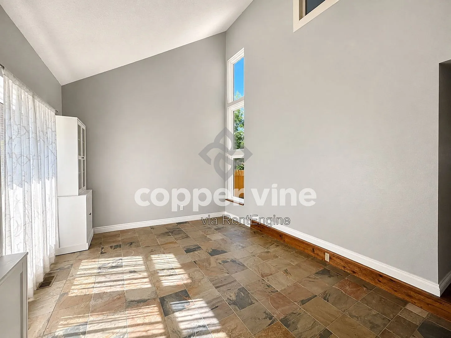 5 bed, 3.5 bath, 3156 sqft, $3,330 — Photo 4