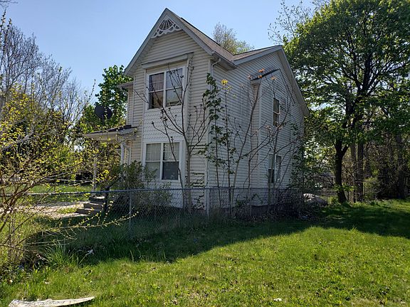 3rd image of 700 E 99th St