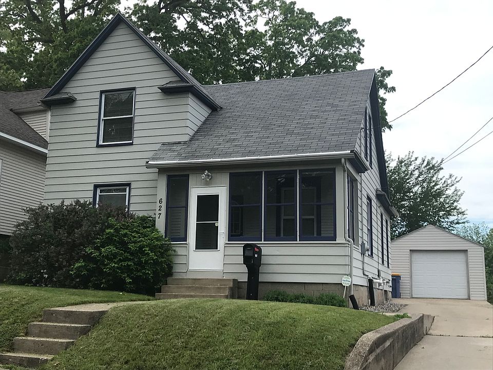 1st image of 627 Lydia St NE