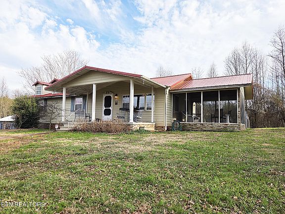 3rd image of 900 Teeters Rd