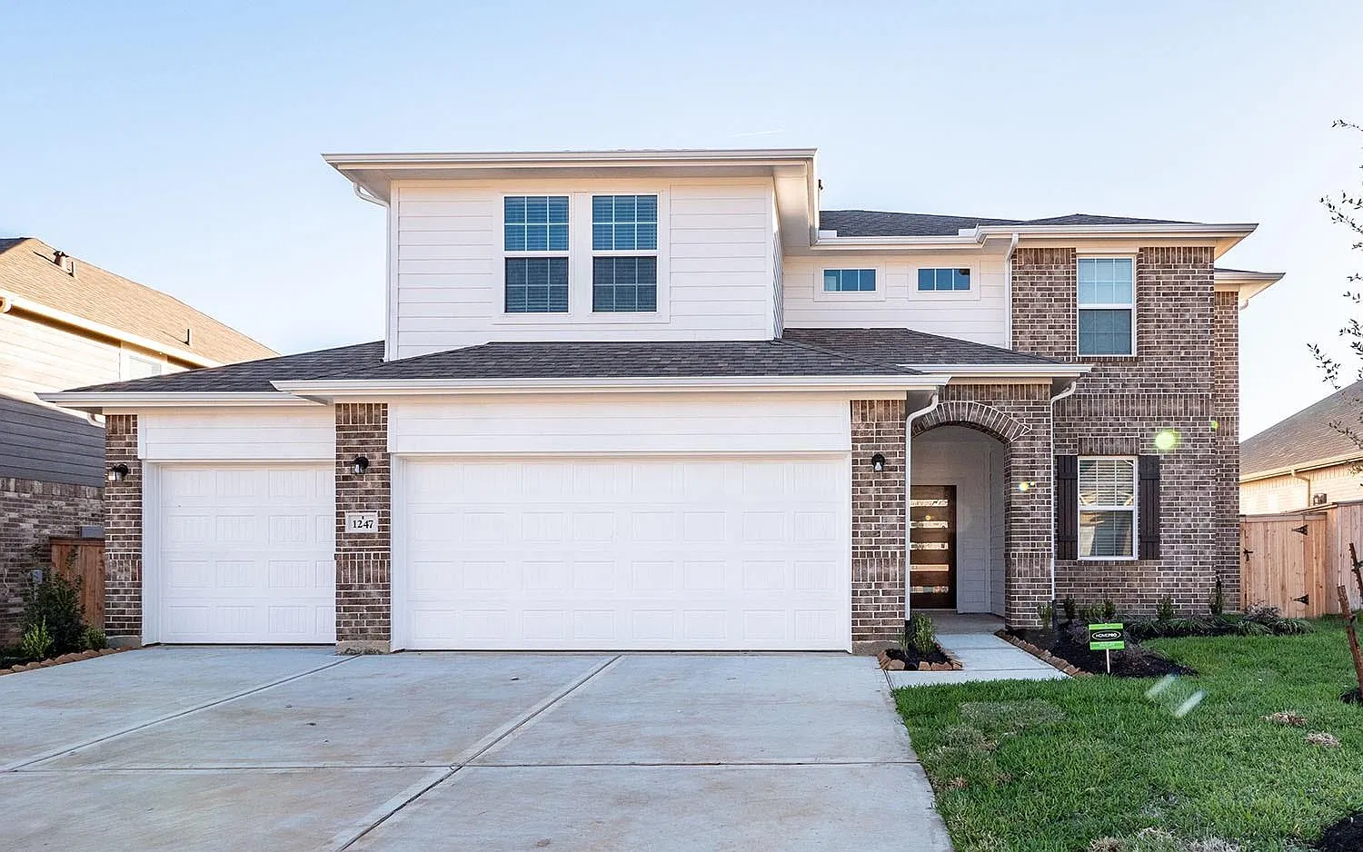 4 bed, 3.5 bath, 2700 sqft, $2,999 — Photo 4