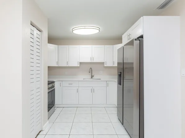 7750 SW 10th Ct APT B, North Lauderdale, FL 33068