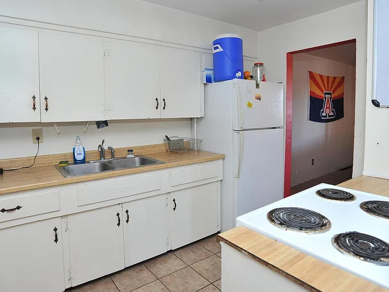 2805 N Highland Ave — Photo 8