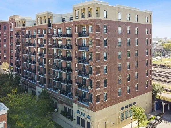 833 W 15th Pl Unit 601, Chicago, IL 60608