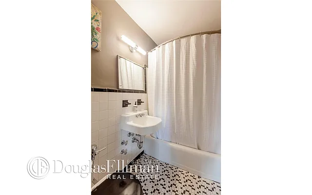 Sold by Douglas Elliman | media 17