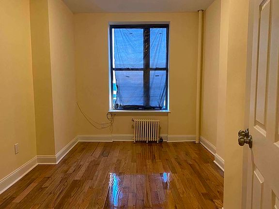 4th image of 424 E 162nd St #1E