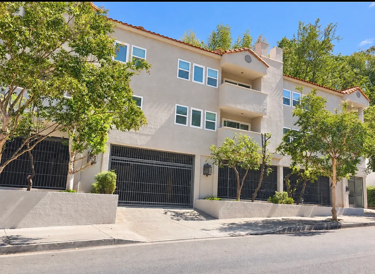 2 bed, 1500 sqft, $2,700 — Photo 1