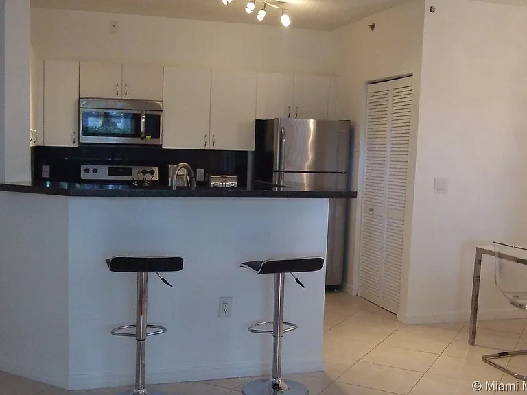19501 E Country Club Dr #104 — Photo 4
