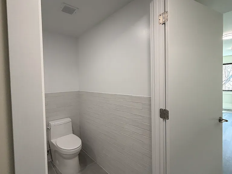 2512 Bronx Park E #G — Photo 19