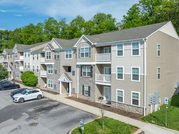 1 Wyndham Dr APT 104