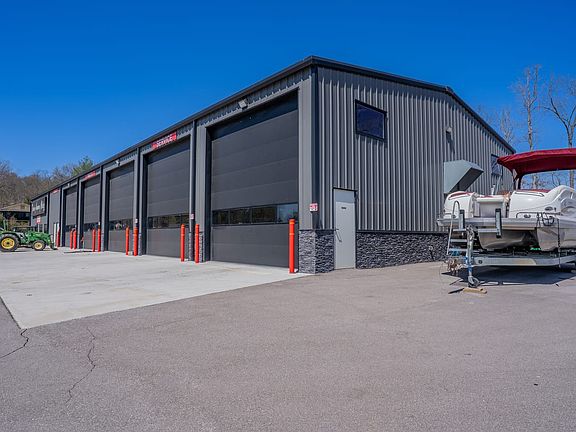 2nd image of 27 Lighthouse Marina Rd