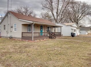 611 Pine St, Greenfield, IL 62044