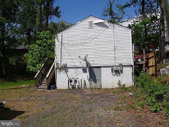 5th image of 18610 Old Triangle Rd