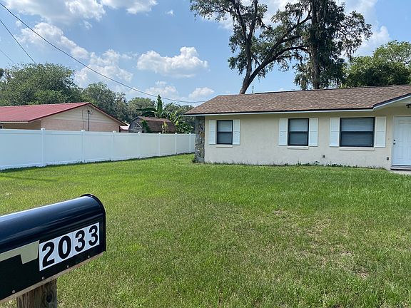 2nd image of 2033 NE 59th St