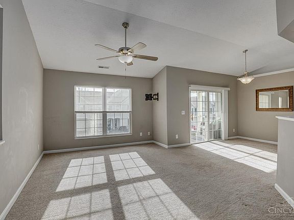5th image of 2124 Commons Cir