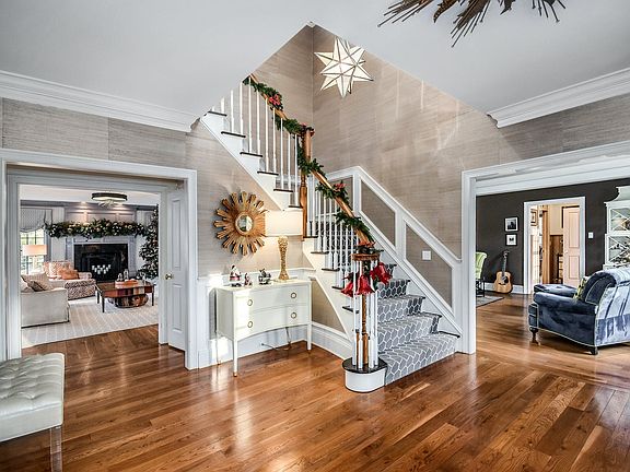 10 Pheasant Hill Road