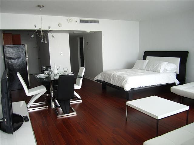 1st image of 1700 Collins Ave