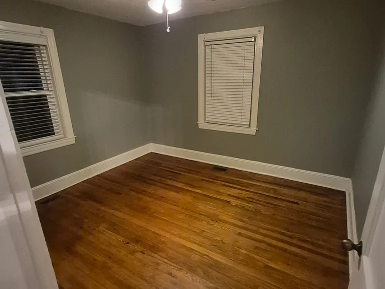 309 E Jones St — Photo 3