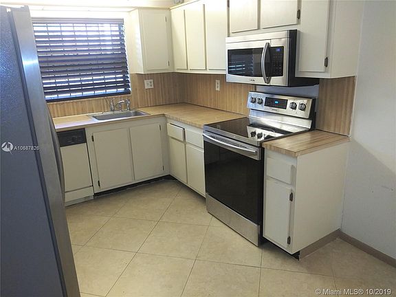 3rd image of 10433 Sunrise Lakes Blvd APT 109