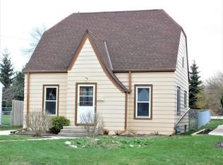1301 E Warnimont Ave, Milwaukee, WI 53207