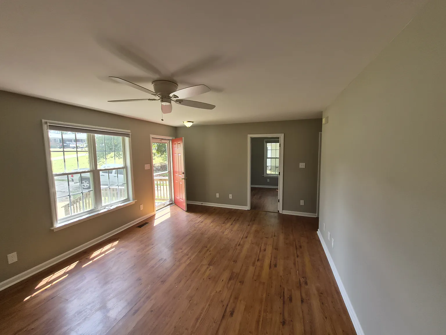 111 Blue Ridge Dr — Photo 2
