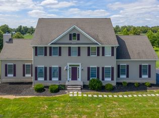 3 Samuel Wilson Ln, Pittstown, NJ 08867