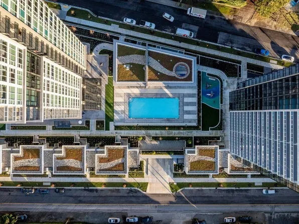 720 Farrow St #408, Coquitlam, BC V3J 3S5