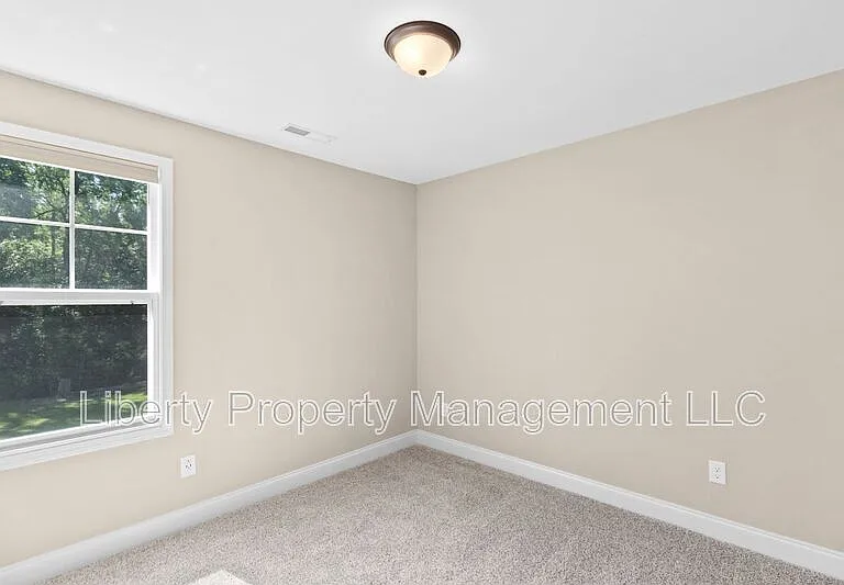 4199 Overhills Rd — Photo 9