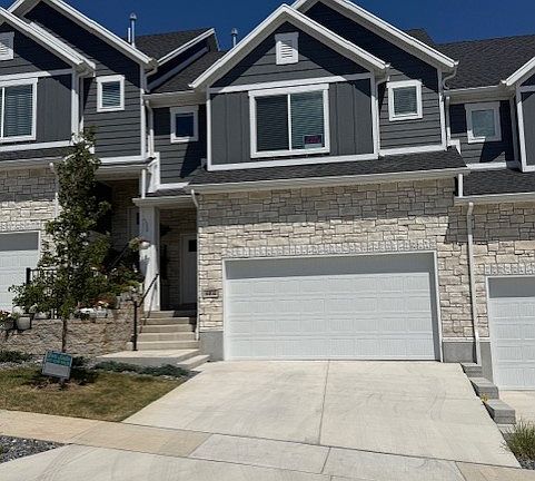 2nd image of 4004 N Aspen Way