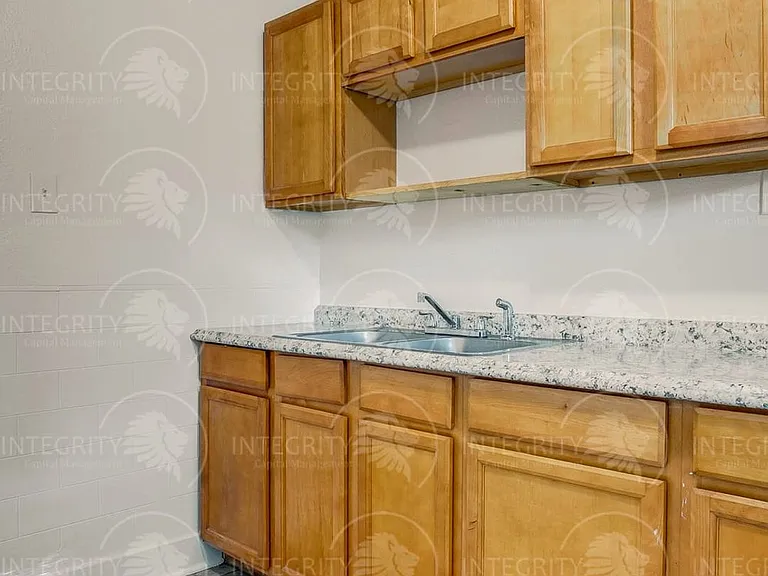 4411 S Benton Ave — Photo 14