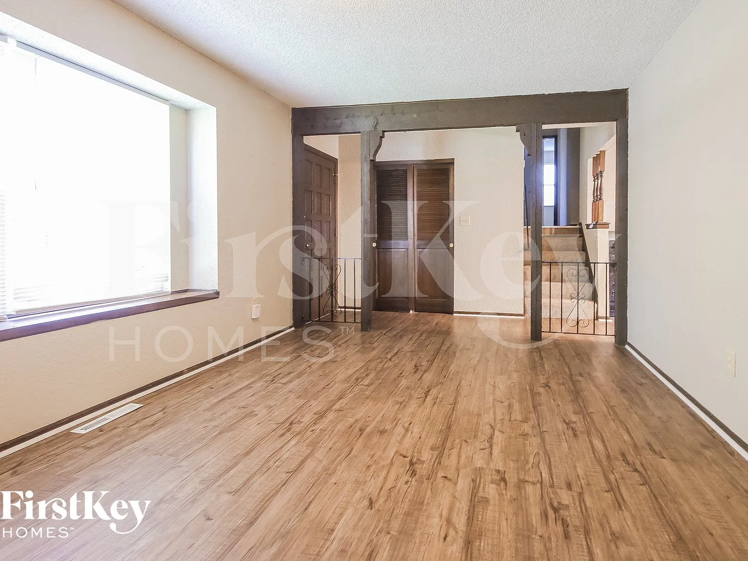 3 bed, 2.0 bath, 1166 sqft, $1,980 — Photo 4