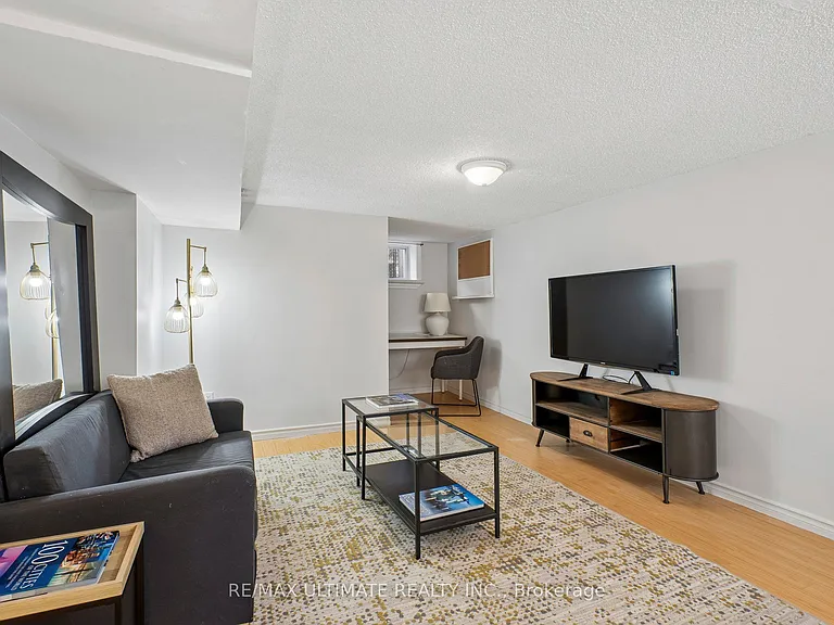 34 Compton Cres #BASEMENT — Photo 6