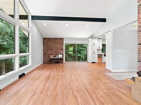 4th image of 20 Wachusett St