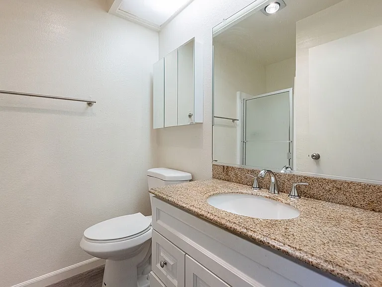 Harmony Court Apartments — Photo 18