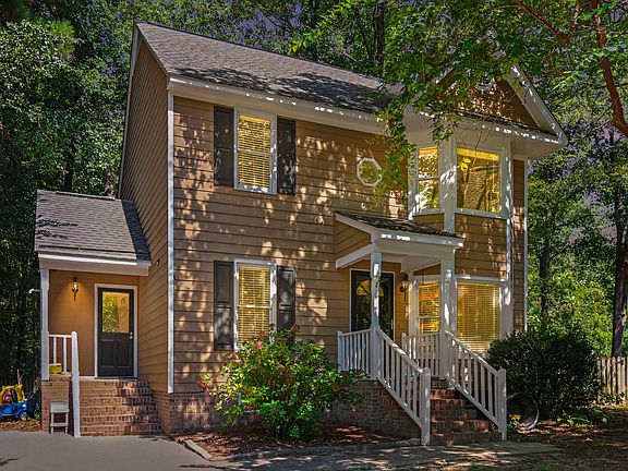 3rd image of 4605 Ellsmere Ln