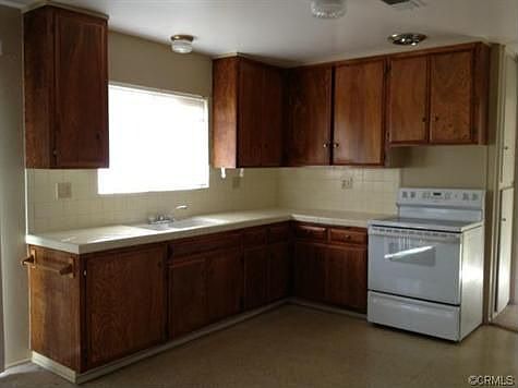 2nd image of 540 Mount Hood Dr