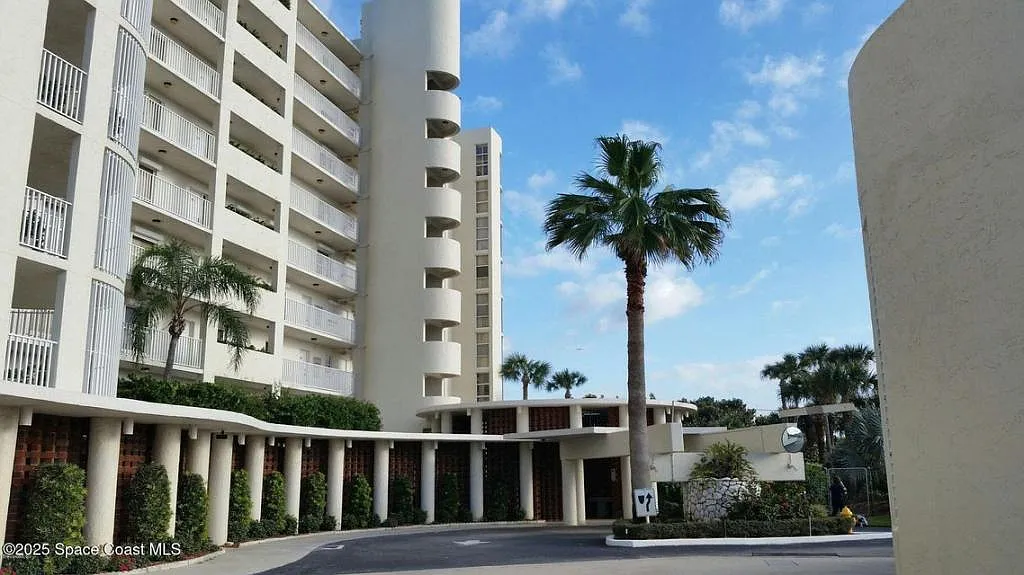 2225 N Hwy A1A, 403 — Photo 1