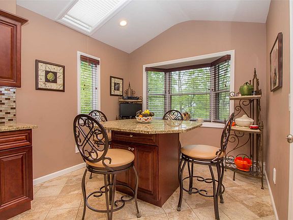 5th image of 3 Wedgewood Ct