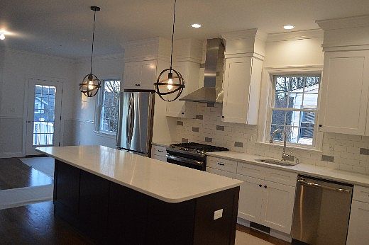 4th image of 41 Park Ln #B