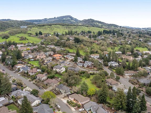 4th image of 4746 Tarton Drive