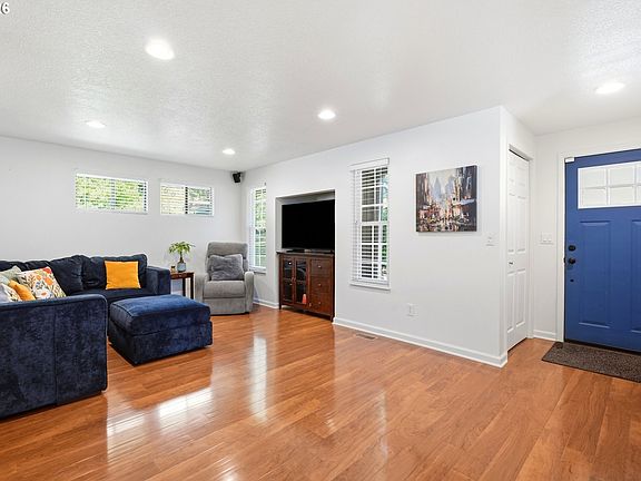 2nd image of 6391 SE Hull Ave