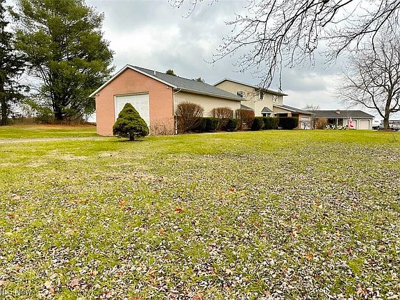 3rd image of 5110 Heritage Dr