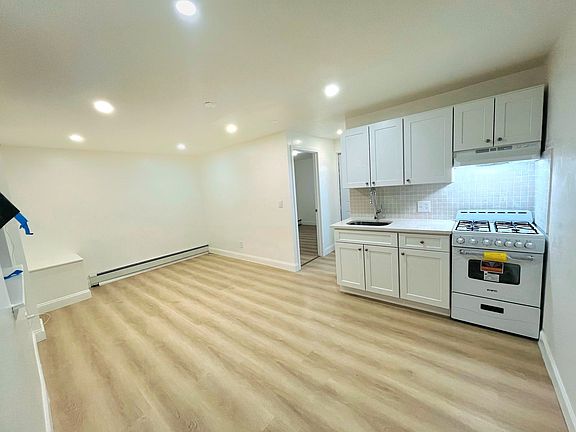 4th image of 2068 Matthews Ave #B